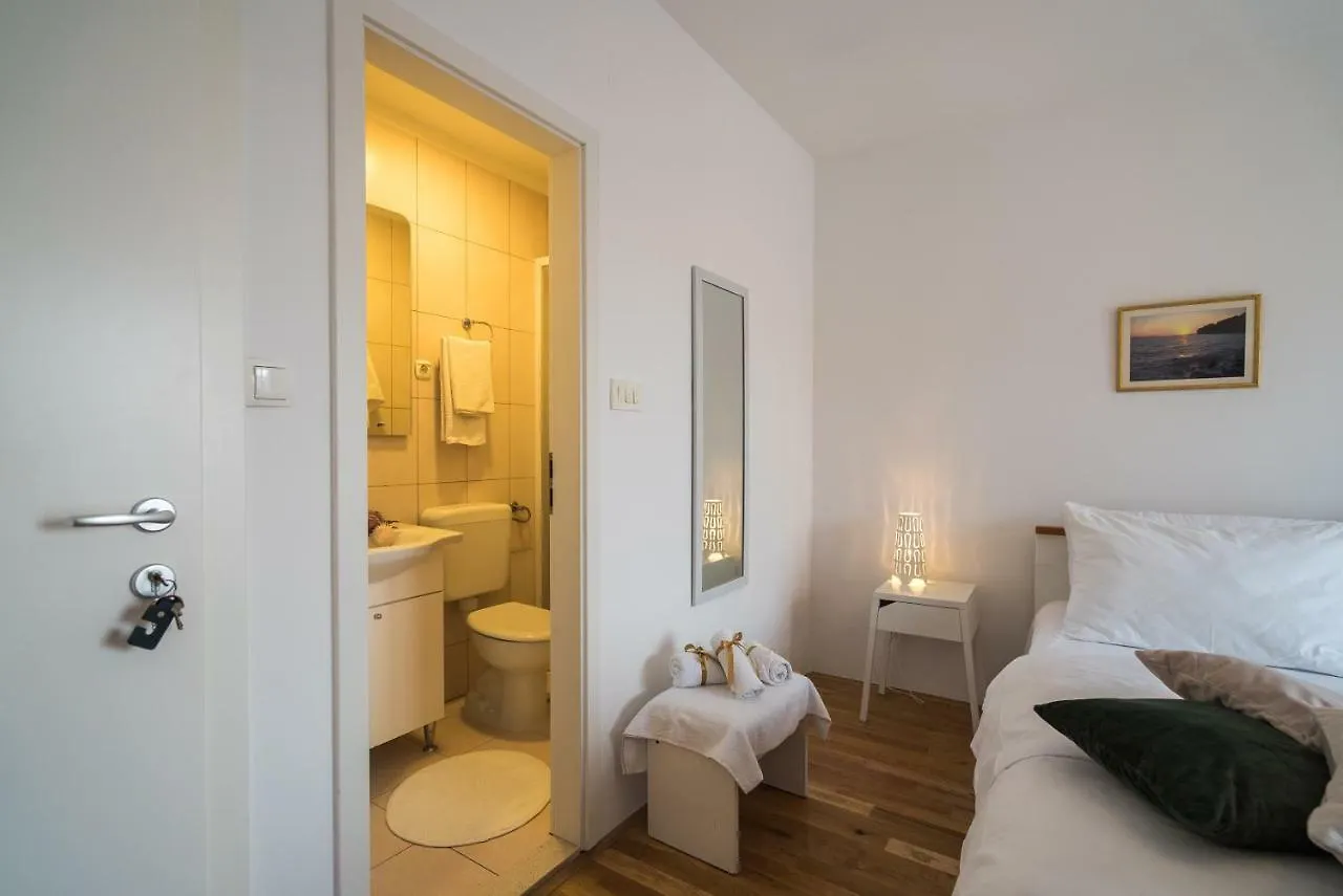 Guest House Lana
