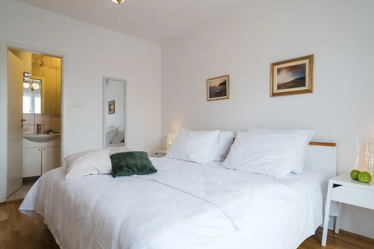 Guest House Lana