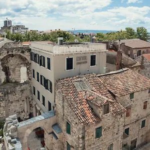 Peristil Hotel